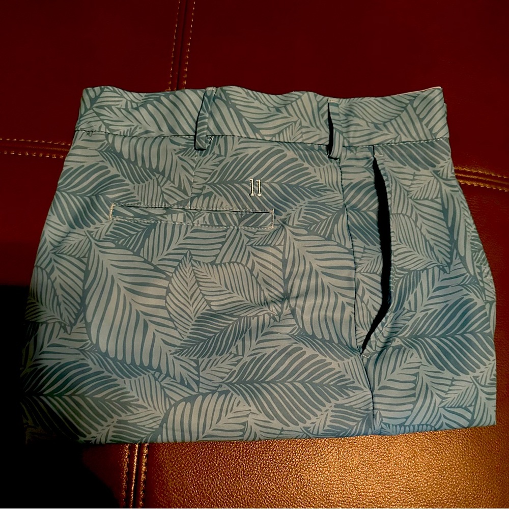 Walter Hagen golf shorts. Minimal snags